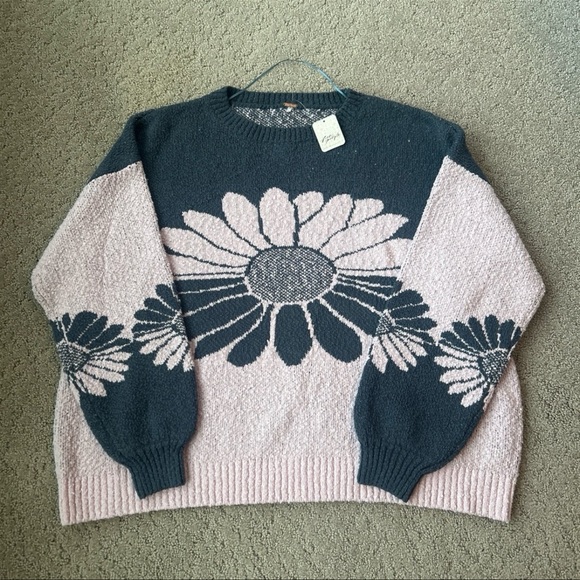 NWT Free People Oversized Chunky Daisy In Bloom Sweater Blue Lilac Women’s SM - Picture 7 of 8